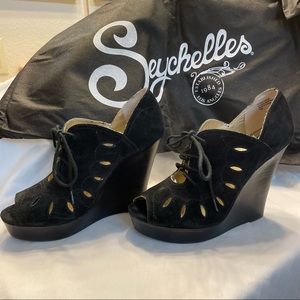Seychelles Black Suede “Hot & Bothered” Wedge Platform Heels, 10, New Never Worn